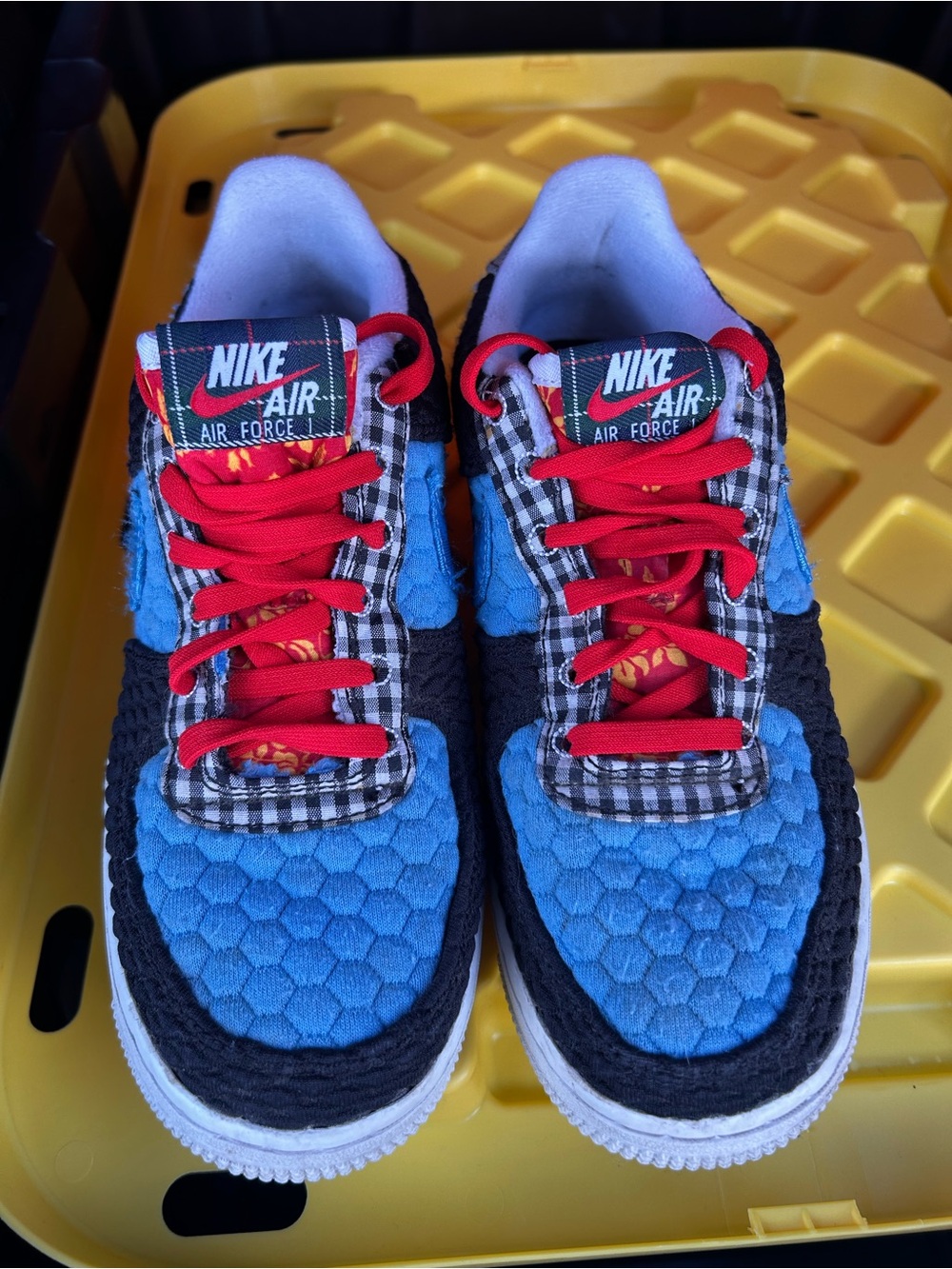 Nike Air Force 1 LV8 Size 5Y